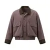 Chaqueta de trabajo con capucha verde militar personalizada de fábrica para hombre, con bordes crudos y múltiples bolsillos, con un diseño desgastado y moderno