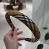 Diadema de estilo universitario coreano, a la moda, de alta gama, color básico versátil con bloques de color y estampado de cuadros, con copete alto, acolchada para una apariencia de rostro más pequeño