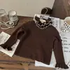 Roupa Infantil Estilo Coreano 2025 Novo Outono e Inverno Meninas Suéter de Tricô com Gola de Renda Camisa Básica Versátil com Manga de Sino