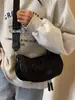 Bolso acolchado de nailon para mujer Otoño e Invierno 2025 Nuevo de moda Estilo coreano Bolso de mano casual Versátil Gran capacidad Bolso cruzado