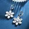 Brincos Pingente de Flor Versáteis com Senso de Design, Design de Nicho, Brincos Exquisitos, Brincos de Estilo Levemente Luxuoso para Mulheres