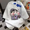 Camiseta de Manga Curta Estampada com Crayon Shin-Chan Design Europeu e Americano para Mulheres Verão 2025 Nova Casual Solta Gola Redonda