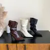 Botas Femininas Estilo Europeu Bico Fino Fivela de Couro Salto Bloco Outono/Inverno 2026 Novas Salto Fino Versátil Salto Alto Elegante Meia-Panturrilha