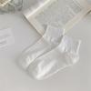 Calcetines de mujer primavera y verano 2024 nuevos color caramelo dopamina Blanco calcetines pequeños calcetines de algodón para mujer al por mayor
