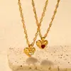 Collar Colgante Corazón Diamante Rojo Transfronterizo Europeo y Americano Colgante Gota de Agua Lava Volcánica Cadena Clavicular Collar Chapado en Oro de 18 Quilates Fabricante