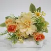 Dália artificial de 5 ramos, rosa pequena, buquê de margaridas, decoração de mesa, ornamentos florais estilo europeu, estoque do fabricante disponível para vendas transfronteiriças