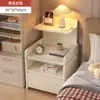 Mesita de Noche 2025 Más Vendido Hogar Dormitorio Pequeño Gabinete de Almacenamiento Estilo Escandinavo Simple Gabinete Estrecho Gabinete de Almacenamiento para Mesita de Noche de Dormitorio