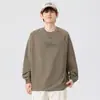 Camiseta de Manga Larga Versátil Base Retro Japonesa de Cuello Redondo Holgada con Hombros Caídos Edición Otoño 2025 para Hombre