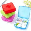 Caja de medicinas mini portátil caja de medicinas cruzada caja de almacenamiento de plástico de 4 compartimentos para subenvasado caja dispensadora de medicinas portátil caja de almacenamiento