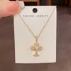 Colar cruz de zircônia e pérola vintage de luxo leve estilo francês, requintado, moderno, de alta qualidade, acessório de corrente para clavícula ultrabrilhante