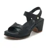 4255-1 Novo Modelo 2026 Sandálias de Salto Grosso com Blocos de Cores, Leves, Confortáveis, Não Cansam os Pés, Estilo Feminino, Venda por Atacado