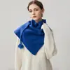 26 Otoño Invierno Nuevo Chal de Cachemir Hecho a Mano para Mujer con Borlas Largas Cárdigan Bufanda Triangular Versátil Tejido Prendas de Abrigo Pequeñas