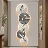 Relógio de Parede Moderno de Luxo Leve para Corredor de Entrada Hall dos Nove Peixes Passagem Silenciosa Relógio para Sala de Estar Pintura Relógio com Toque de Alto Padrão Luminária de Parede