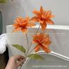 Venta caliente 3 cabezas doble pequeño Lirio asequible Lirio de Fuego flor de boda arreglo de flores camino plomo Fila de Epiphyllum exhibición de boda