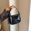 Los Bolsos Pequeños de Moda de Este Año para Mujer 2026 Nuevos Bolsos de Hombro de Moda Primavera y Verano Bolsos Cruzados Versátiles con Cadena Bolsos Cuadrados Pequeños