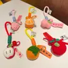 Colgante de Crochet de Lana Cosas Buenas Suceden Fruta de Peluche Caqui Melocotón Manzana Llavero Colgante para Bolso Pequeño Regalo