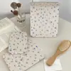 Espelho Pequeno Dobrável Floral Retrô Dormitório de Estudante Casa Espelho de Maquiagem Mesa de Maquiagem Espelho Portátil Ornamento de Mesa