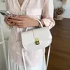 Bolsa Pequeña Cuadrada Fresca Dulce Portátil al por Mayor para Mujer 2026 Verano Nuevo Color Sólido Hebilla de Cierre Bolso de Hombro Único Bolso Cruzado para Viajes Diarios