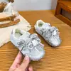 Sapatos Infantis Agan Outono Novo Estilo Laço Pérola Decoração de Desenho Animado Meninas Cano Baixo Velcro Casual Sapatos Esportivos