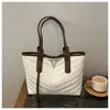 Bolso de hombro tipo tote ligero y elegante, nuevo modelo 2026, bolsa de gran capacidad, bolso casual para mujer, bolso para el trabajo, bolso de mano en stock