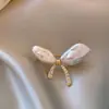 Broche com Acabamento de Luxo, Estilo Nicho e Simples, Alfinete de Roupa, Acessório de Pérola para Terno, Broche