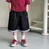 Tongku 2026 Jeans de Verão Estilo Coreano Bordado com Rosto Sorridente para Crianças Maiores, Shorts Infantis Versáteis com Listras e Barra Dobrada