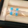 Aretes redondos de flor tachonados con circonia, chapados en oro real de 18k, aretes de nicho modernos y únicos con un toque de lujo ligero y de alta gama.