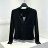 Nueva camiseta de otoño estilo coreano para chica popular, cuello medio abierto, diseño de dos piezas falsas con botones a rayas, ajuste ceñido, manga larga, para mujer