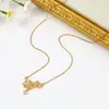 Collar de Moda de Lujo Ligero con Diseño Hueco de Flor de Amor y Mariposa, Cadena para Clavícula de Temperamento Nicho para Mujer, Venta al por Mayor