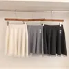 Saia de Lã Cinza com Aplicação de Renda na Bainha, Design de Outono e Inverno, Saia A-Line de Cintura Alta com Caimento Slim, Meia Saia