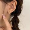 Pendientes de botón de plata de ley 925 con diseño de nicho para mujer, de alta gama, con un toque de distinción y sencillos agujeros para las orejas.