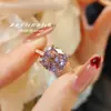Anillo de Azúcar Cuadrado Pequeño de Corte Flor de Hielo de Alta Gama Anillo de Diamante Caramelo Morado de Alto Carbono Oro Rosa para Mujer