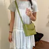Bolso bandolera ligero y versátil, nuevo bolso cubo de tendencia 2026 con patrón tejido de nicho, bolso de mano portátil y versátil