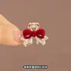Peinado de media coleta de princesa con pinza para el cabello de flor roja para mujeres, pinza lateral para flequillo y cabello suelto, pinza de garra pequeña de flor de terciopelo accesorio para el cabello