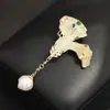 Nuevo Broche de Loto Colorido Incrustado con Piedras de Lujo Ligero Estilo Chino, Elegante Broche de Pin de Calcedonia de Loto con Perla Barroca para Mujer