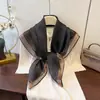 Bufanda Cuadrada de Seda Sintética Estilo Nuevo para Viajes, Habitaciones con Aire Acondicionado, Accesorios de Moda para Proteger el Cuello, Chal Cuadrado de Seda Dorada con Rayas Finas, Bufanda Cuadrada Versátil