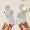 Zapatos con agujeros para niños, sandalias de verano para niñas, antideslizantes, con dibujos animados, para niños medianos y grandes, para bebés, para exteriores, para playa