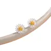 Pendientes de Margaritas Pequeñas de Plata de Ley 999 para Mujer 2026 Nuevo Estilo Popular Pendientes Elegantes de Gama Alta Pendientes de Plata Únicos y Hermosos