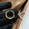 Anel Prata Metálico Estilo Europeu e Americano Nó de Bambu Vintage Escovado Cravejado com Diamantes para Mulheres, Design de Nicho de Luxo Leve, Joia de Mão Exquisita de Alta Qualidade