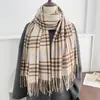 Bufanda de cuadros estilo británico de cachemira sintética, unisex, para otoño e invierno, con flecos, versátil, cálida, a prueba de viento y que irradia una vibra sofisticada