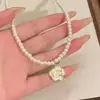 Colar de Pérolas Camélia Estilo Francês para Mulheres, Pequena Corrente Clavicular Inspirada em Chanel de Luxo Leve, Design de Nicho, Acessório com Senso de Elegância