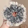 Goma para el pelo con estampado estilo Academia Melard para mujer, scrunchie de satén con malla de estampado de leopardo vintage, banda elástica de alta elasticidad y duradera