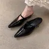 Chinelos Baotou Femininos para Uso Externo Fivela Única 2026 Novo Verão Aumenta Altura Tendência Bico Fino Baixo Moda Sapatos Franceses Únicos