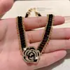 Elegante Collar con Colgante de Flor de Diamante y Cristal Francés Moda Lujo Ligero Versátil Cadena para Clavícula Nicho Joyería de Gama Alta