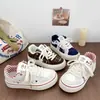 Zapatos de Plataforma Retro Otoño Invierno Mujer 2026 Nuevos Estudiante Suela Gruesa Zapatos de Pan Versátiles Casual Nicho Estrella Zapatos de Lona Tendencia