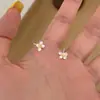 Brincos de Flor de Gardênia em Prata Pura S999, Exquisitos e Compactos, Luxo Leve, Brincos de Alta Qualidade, Brincos com Design Moderno e Versátil para Mulheres