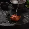 Mango de tetera de punta de dedo pieza de arena púrpura tetera pequeña olla de punta de dedo juego de té de kung fu té exquisito para los dedos mesa de té mini
