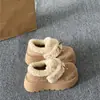 Botas de Nieve de Felpa Cálida Forradas con Borrego y Lazo, Nuevo Estilo Invierno 2026, Zapatos Birkenstock de Suela Gruesa que Aumentan la Altura, Cobertura Total para Personas Bajitas