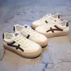 Sapatos Brancos de Verão Chiques Sapatos de Solado Primavera e Verão Respiráveis Sapatos Retro Femininos Femininos 2025 Espessos Novos Esportivos Casuais