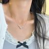 Exquisito collar de circonitas con microincrustaciones, cadena de clavícula de perlas en forma de V de alta gama, temperamento de lujo ligero, cadena de cuello versátil que no se desvanece